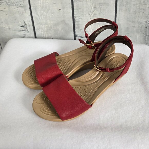 Crocs Leigh Ann Ankle Strap Leather Wedge Sandal Women Size 8 Garnet Red Comfort - Picture 2 of 10